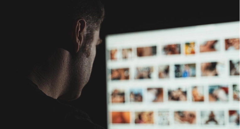 Britanija će izrađivanje 18+ deepfakeova proglasiti kaznenim djelom